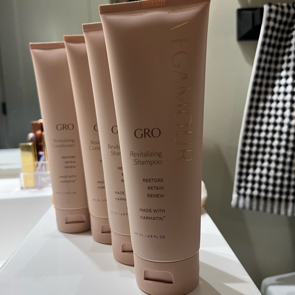 Vegamour Gro shampoo & conditioner X2 of each